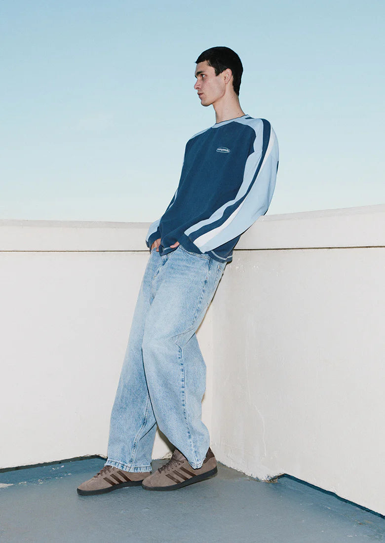 Sweatshirt vintage bleu clair Ghanda - Unisexe
